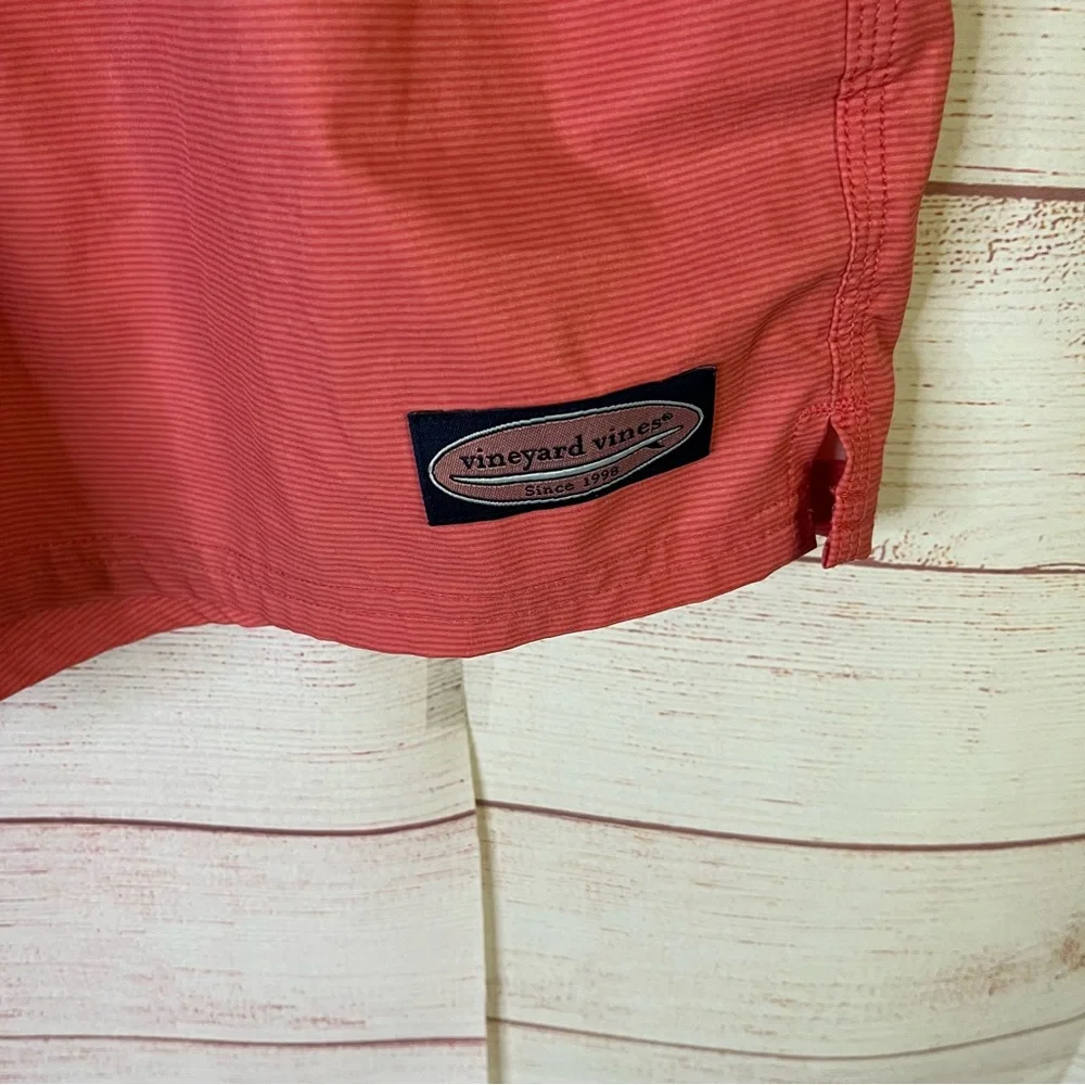 Vineyard Vines side pockets